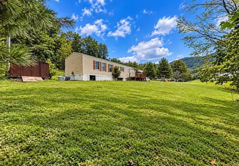 611 Arrowhead, Cedar Bluff, VA 24609 photo 3