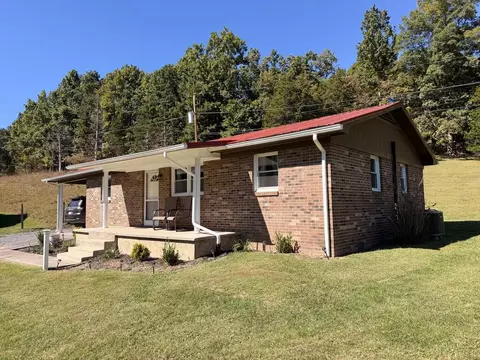 Exterior - 273 Acre Ln, Cedar Bluff, VA 24609 photo 4 of 12