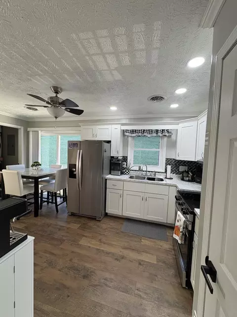 Kitchen - 273 Acre Ln, Cedar Bluff, VA 24609 photo 1 of 3