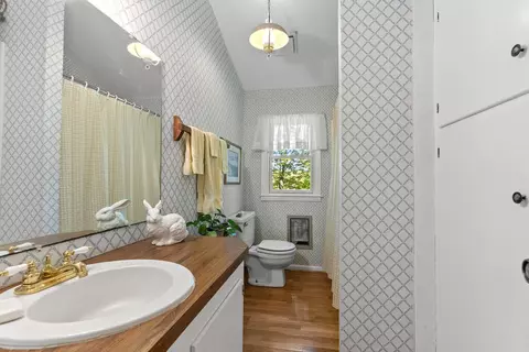 Bath - 123 Pine Tree Dr, Roaring Gap, NC 28668 photo 2 of 5