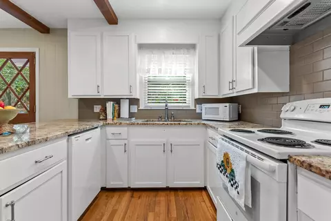 Kitchen - 123 Pine Tree Dr, Roaring Gap, NC 28668 photo 2 of 3