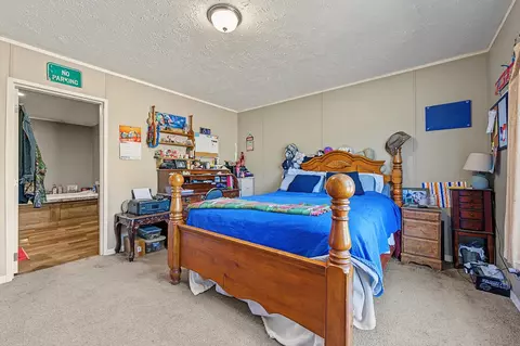 Bedroom - 595 Emmanuel Rd SW, Willis, VA 24380 photo 2 of 8