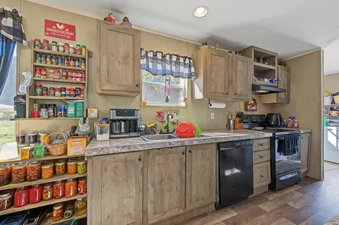 Kitchen - 595 Emmanuel Rd SW, Willis, VA 24380 photo 2 of 4