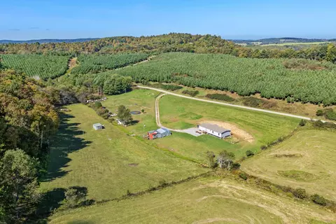 View/Area - 595 Emmanuel Rd SW, Willis, VA 24380 photo 2 of 8