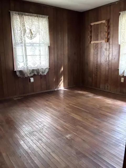 Bedroom - 818 Buskill Ave, Richlands, VA 24641 photo 2 of 3