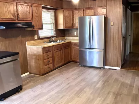 Kitchen - 818 Buskill Ave, Richlands, VA 24641 photo 2 of 3