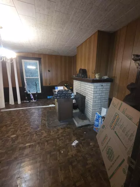 Living - 36050 Loves Mill Rd, Glade Spring, VA 24340 photo 1 of 1