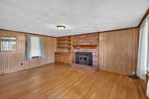 Living - 771 Collinstown Rd, Stuart, VA 24171 photo 2 of 3