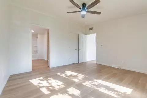 Bedroom - 14181 Middle Pointe Ct, Abingdon, VA 24210 photo 1 of 5