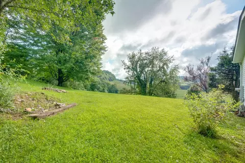 Exterior - 14181 Middle Pointe Ct, Abingdon, VA 24210 photo 5 of 6