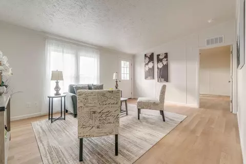Living - 14181 Middle Pointe Ct, Abingdon, VA 24210 photo 1 of 2