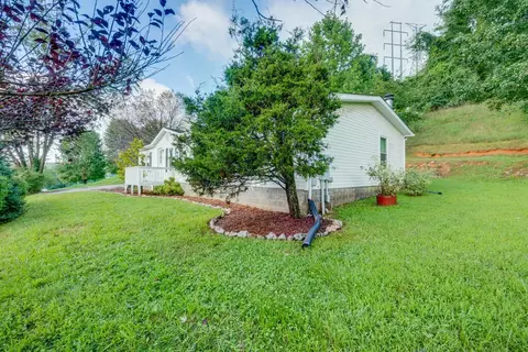Exterior - 14181 Middle Pointe Ct, Abingdon, VA 24210 photo 2 of 6