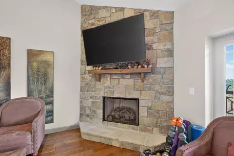 Living - 20 Golf Way UNIT J, Laurel Fork, VA 24325 photo 2 of 4