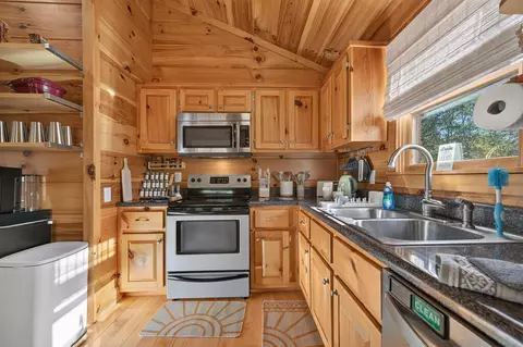 Kitchen - 307 Current Lp, Hillsville, VA 24343 photo 3 of 4