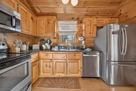 Kitchen - 307 Current Lp, Hillsville, VA 24343 photo 2 of 4