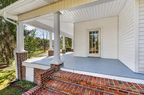 Exterior - 30357 Oxford Ave, Emory, VA 24327 photo 7 of 9