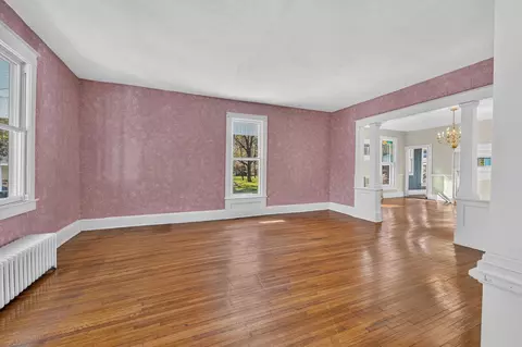 Living - 30357 Oxford Ave, Emory, VA 24327 photo 2 of 4