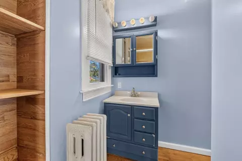 Bath - 30357 Oxford Ave, Emory, VA 24327 photo 2 of 5