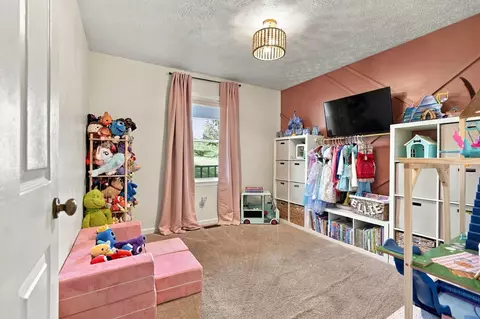 Bedroom - 3897 Mountain Rd, Cedar Bluff, VA 24609 photo 7 of 7