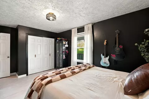 Bedroom - 3897 Mountain Rd, Cedar Bluff, VA 24609 photo 3 of 7