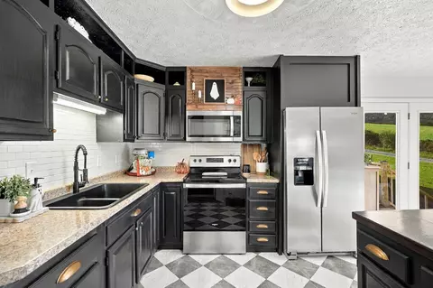 Kitchen - 3897 Mountain Rd, Cedar Bluff, VA 24609 photo 2 of 2