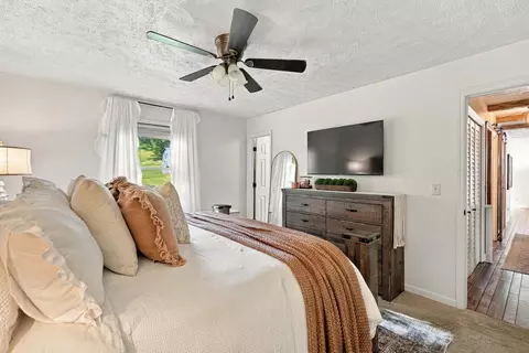 Bedroom - 3897 Mountain Rd, Cedar Bluff, VA 24609 photo 5 of 7