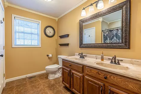 Bath - 104 Ashbrook Ave, Cedar Bluff, VA 24609 photo 1 of 2
