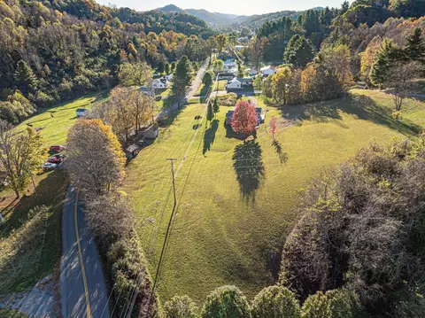 View/Area - 104 Ashbrook Ave, Cedar Bluff, VA 24609 photo 2 of 4