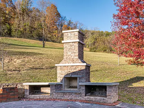 Exterior - 104 Ashbrook Ave, Cedar Bluff, VA 24609 photo 7 of 7