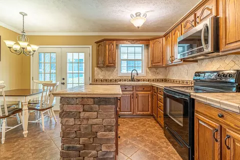 Kitchen - 104 Ashbrook Ave, Cedar Bluff, VA 24609 photo 1 of 5