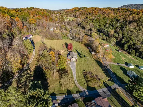 View/Area - 104 Ashbrook Ave, Cedar Bluff, VA 24609 photo 1 of 4