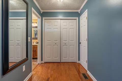 Entry Way - 104 Ashbrook Ave, Cedar Bluff, VA 24609 photo 1 of 1