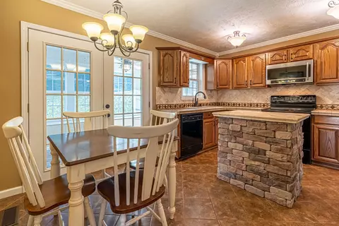 Kitchen - 104 Ashbrook Ave, Cedar Bluff, VA 24609 photo 5 of 5