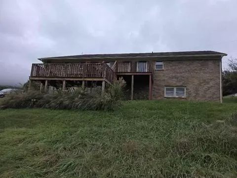 454 Walnut Dr, Cedar Bluff, VA 24609 photo 8