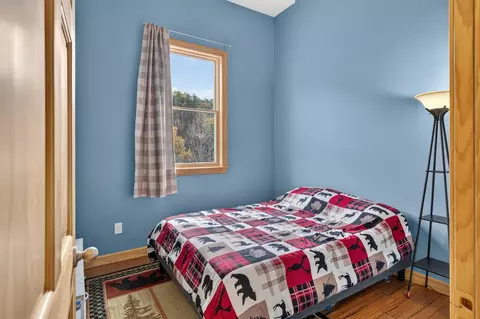 Bedroom - 584 Buzzard Roost Ln, Max Meadows, VA 24360 photo 2 of 8