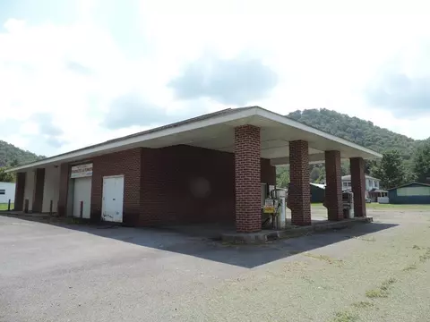 1125 Cedar Valley Dr, Cedar Bluff, VA 24609 photo 2
