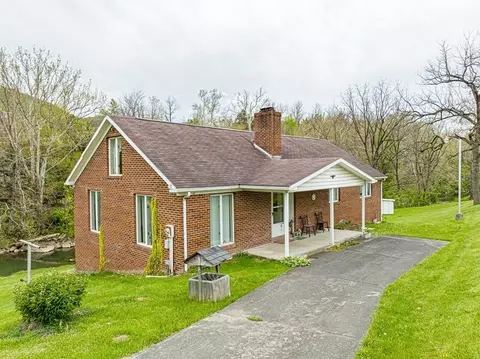 1032 Limestone Rd, Pounding Mill, VA 24637 photo 1