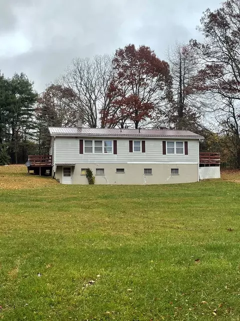 2916 Chantilly Dr, Fancy Gap, VA 24328 photo 1