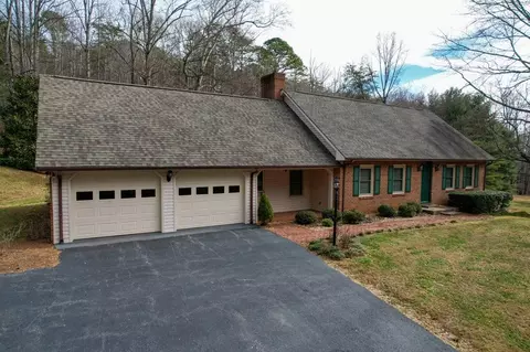 372 Fire Trail Ln, Stuart, VA 24171 photo 1
