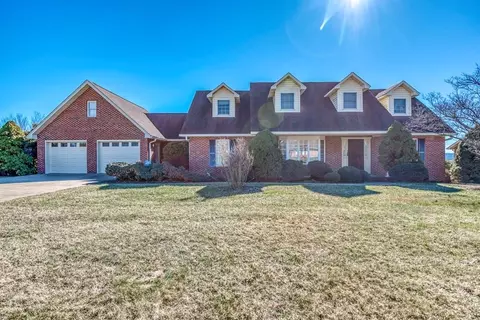 350 Beverly Dr, Abingdon, VA 24210 photo 1