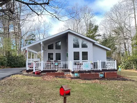 223 Laurel Dr, Fancy Gap, VA 24328 photo 1