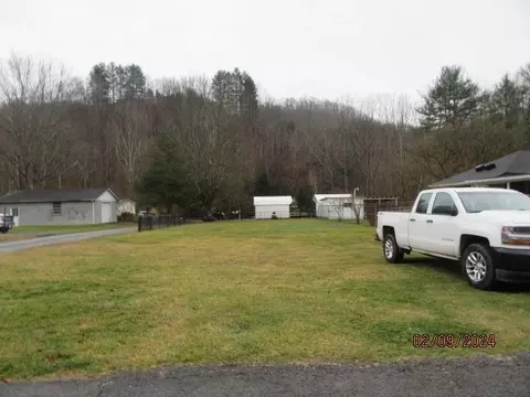 269 Bane Bottom Ave, Cedar Bluff, VA 24609 photo 1