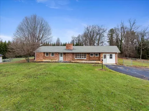 5209 Cypress Ave, Dublin, VA 24084 photo 1