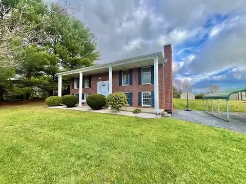 5116 Armstrong St, Dublin, VA 24084 photo 1
