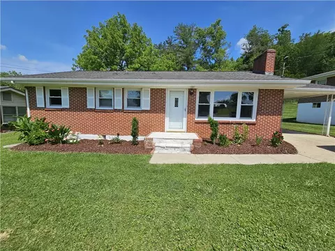 1651 Pineview Dr, Bristol, VA 24201 photo 1