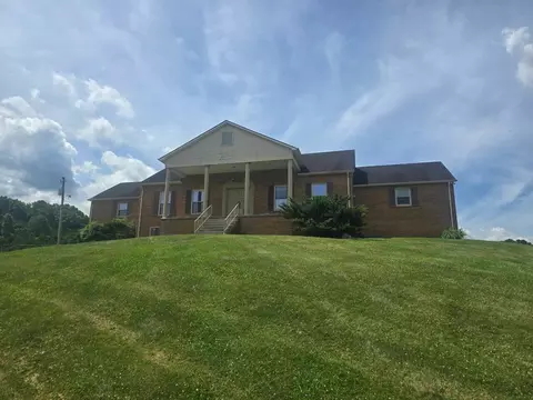 689 Ascue Rd, Cedar Bluff, VA 24609 photo 1