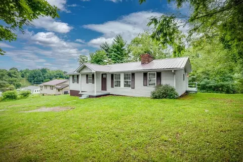 103 Whites Subdivision Rd, Cedar Bluff, VA 24609 photo 1