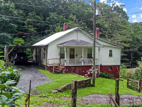 113 Doak St, Bluefield, VA 24605 photo 1