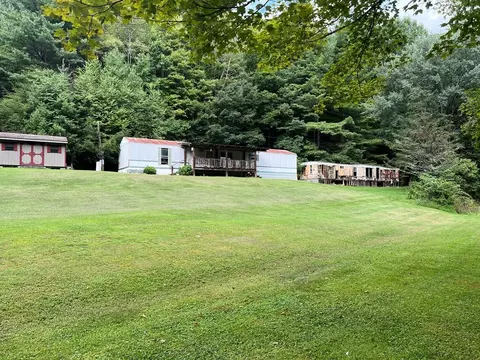125 Fees Ridge Ln, Mouth Of Wilson, VA 24363