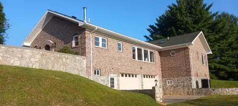 907 Redd Dr, Independence, VA 24348 photo 1